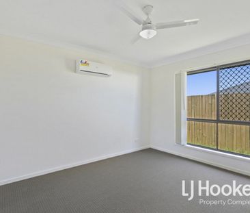Modern Comforts in Leafy Location - Walk to Buxton Park - Photo 2