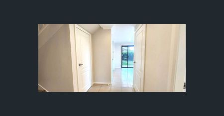 Secure Four Bedroom Family Duplex!! - Photo 3