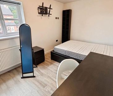 4 bedroom house to rent Dakeyne Street, Nottingham, Nottinghamshire, NG3 - Photo 2
