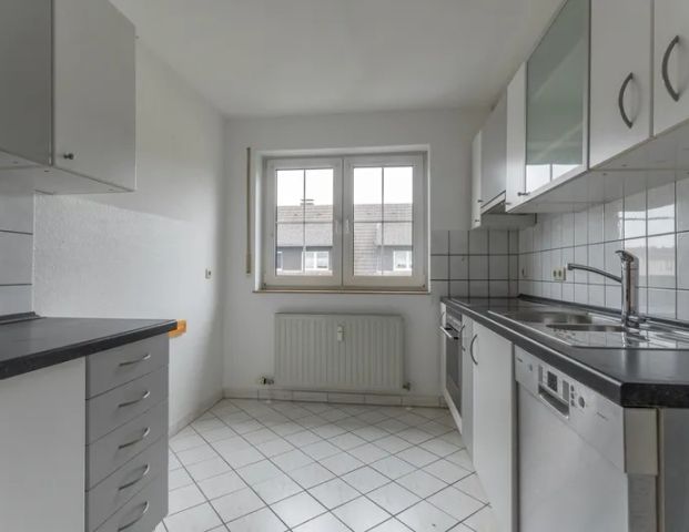 Schöne ca. 135 m² große 3-Zimmer-Maisonettewohnung mit Dachatelier und Westloggia in Garenfeld! - Foto 1
