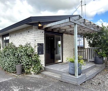 Beautifully Renovated 3 Bedroom Home with Water Views - AVAILABLE NOW - Photo 3