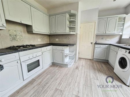 2 bedroom flat to rent - Photo 2