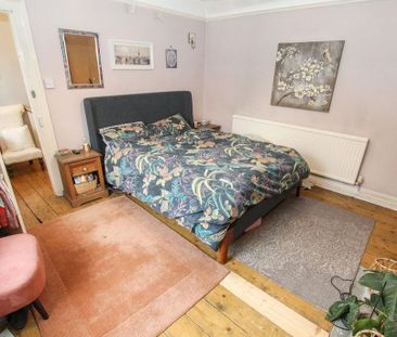 2 bedroom terraced house to rent - Photo 2