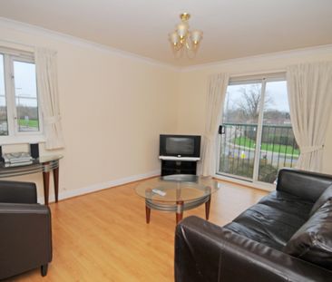 Pullman Court, Central Maidenbower, Crawley - Photo 4