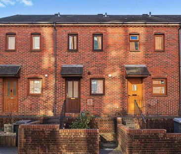 2 bedroom terraced house to rent - Photo 1