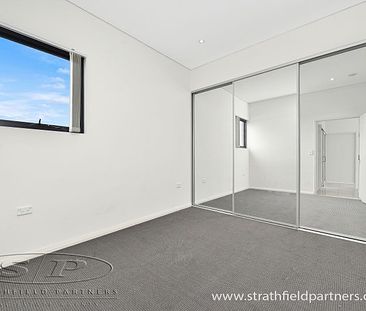 Executive Living with District City Views - Photo 5