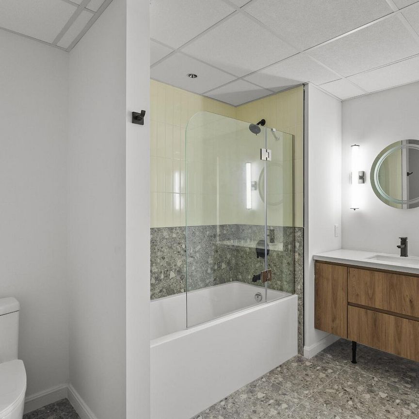 230 Boulevard Harwood - Photo 1