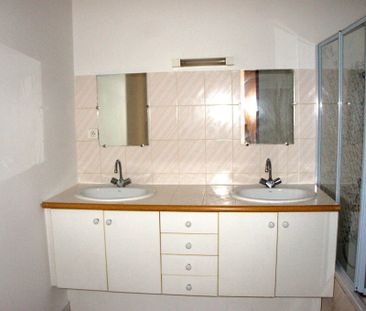 Location Appartement 2 pièces 55m² - Photo 4