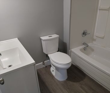 360 Ottawa St, Regina - Photo 5