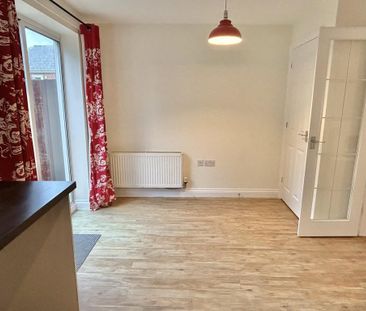 3 bedroom semi-detached house to rent - Photo 3