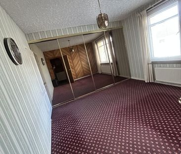 3 Bed Flat, Kelton St, G32 - Photo 1