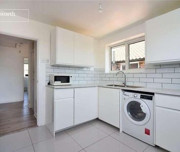 Beechmore Gardens, Cheam, Sutton, SM3 - Photo 1