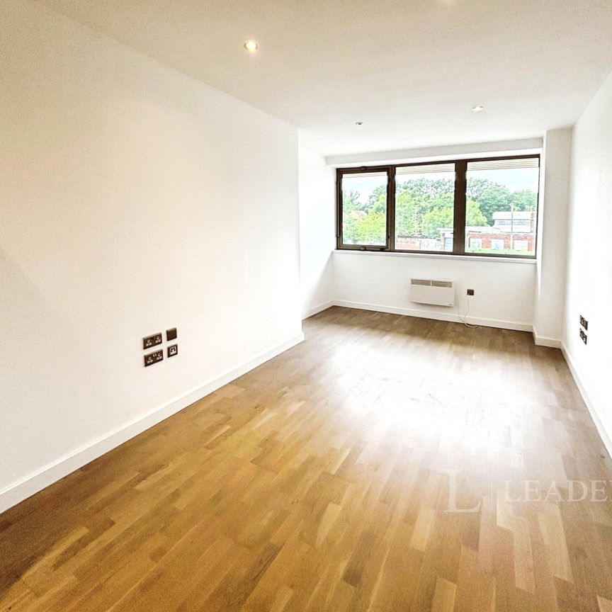 1 bedroom apartment to rent Cleeve Court, Cleeve Road, Leatherhead, KT22 - Photo 1