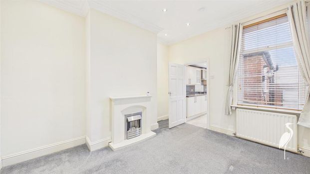 2 bedroom cottage to rent - Photo 1