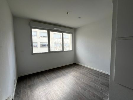 Location Appartement 1 pièce 19m² AUZEVILLE TOLOSANE 31320 - Photo 2