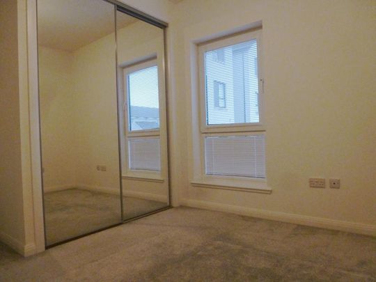 2 bedroom ground floor flat to rent - Photo 1