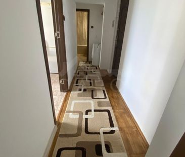 Închiriez apartament cu 2 camere - Fotografie 3