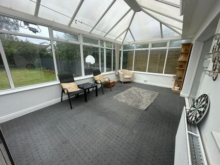 3 bedroom detached house to rent - Photo 2