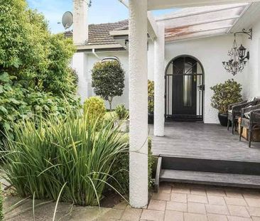 Lovely Family Home on River Road - Photo 1