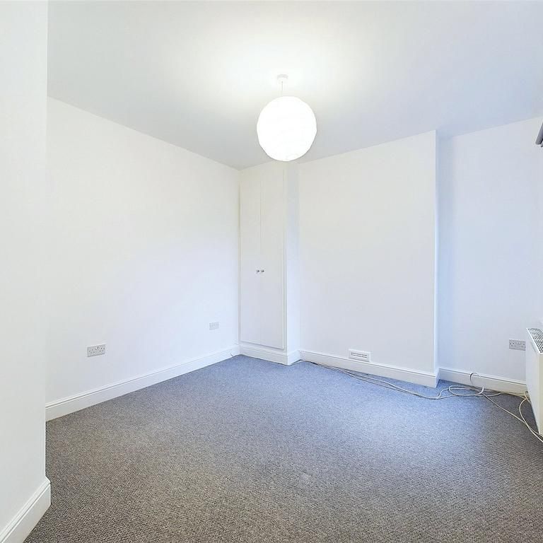 2 bedroom maisonette to rent - Photo 1