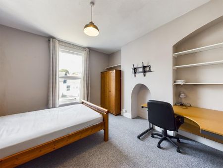 4 bedroom terraced house to rent - Photo 4