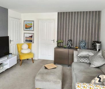 3 Bedroom House to Rent in Speight Crescent, Kettering, NN15 - Photo 2