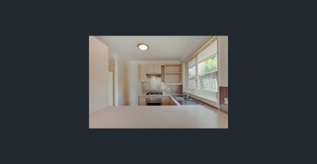 Walk to buses & shops - Photo 4