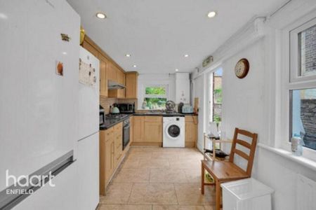 6 bedroom terraced house to rent - Photo 4