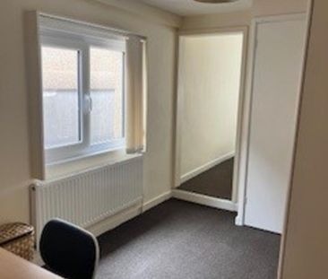 4 bedroom terraced house to rent - Photo 1