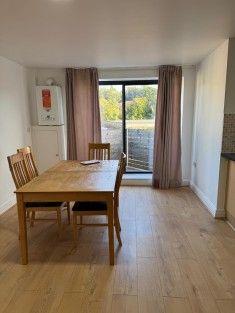 2 bed Flat for Rent - Photo 4