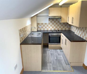 2 bedroom terraced house to rent - Photo 4
