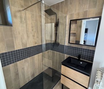 Location Appartement 3 pièces 60m² MARSEILLE 9ème - Photo 3