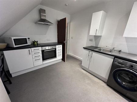 House share to rent - Photo 2