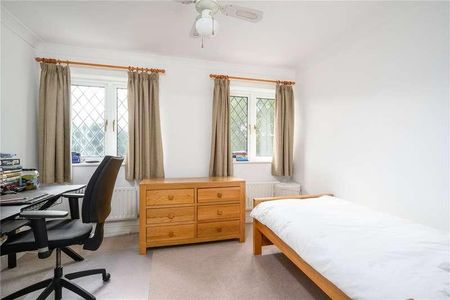 Byfleet Road, Cobham, Surrey, KT11 - Photo 4