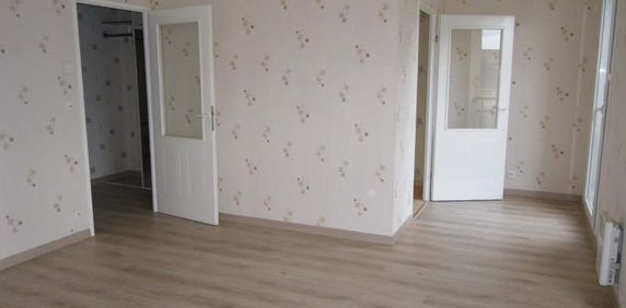 Location Appartement 2 pièces 46m² COMPIEGNE 60200 - Photo 2