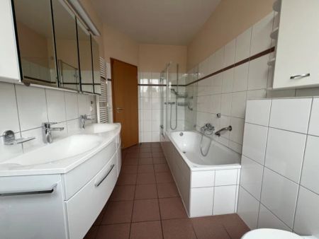 Über den Dächern von Bargteheide! Citywohnung * ca. 50 m² Dachterrasse * Fahrstuhl - Photo 2