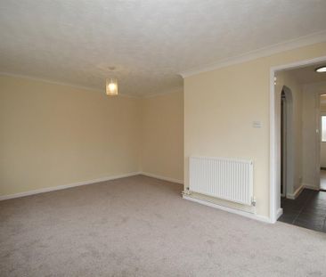 5 bedroom semi-detached house to rent - Photo 3