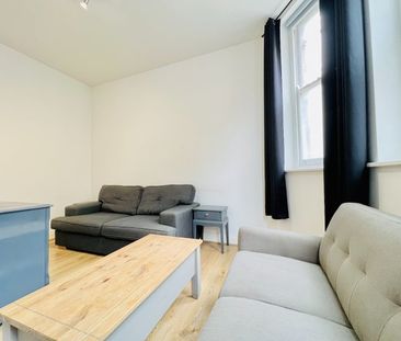 2 Bed Flat, Rosslyn House, SW2 - Photo 1