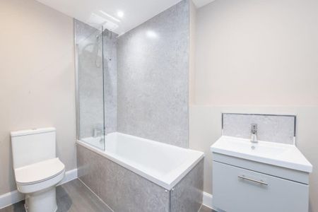 3 bedroom flat to rent - Photo 3