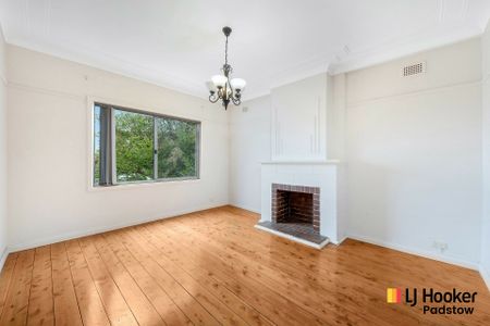 Spacious Family Home in Prime Padstow Location !! - Photo 4
