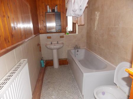 2 bedroom terraced house to rent - Photo 3