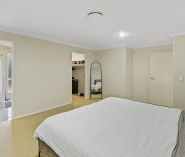 LARGE FAMILY HOME HAS ALL THE FEATURES - Photo 4