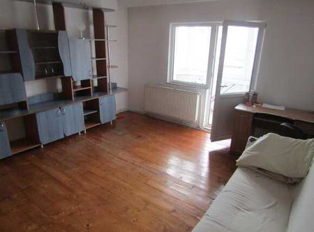 Apartament cu 3 camere, decomandat, 80 mp, zona Bisericii Calvaria - Fotografie 2