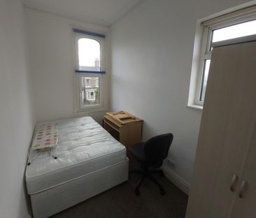 3 bedroom flat share to rent - Photo 3