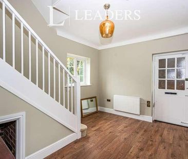 Tarbock Hall Cottage, L35 - Photo 1