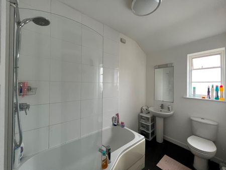 3 Bed Flat, Alma Rd, BS8 - Photo 4