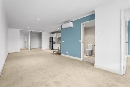 The Avenue - Photo 2