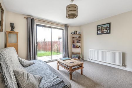 2 bedroom end of terrace house to rent - Photo 2