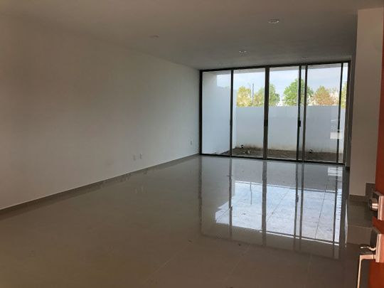 CASA EN RENTA EN SOLARES, COTO FONTEÉ. - Photo 1