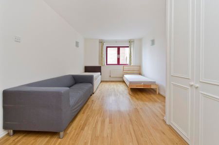 Sailmakers Court, William Morris Way, Chelsea Embankment, London, SW6 - Photo 4